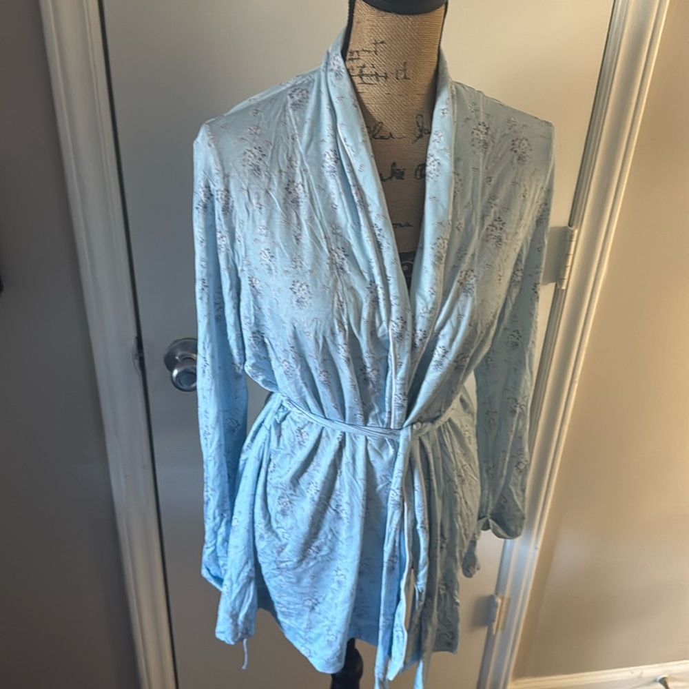 STRIPE & STARE size small blue robe